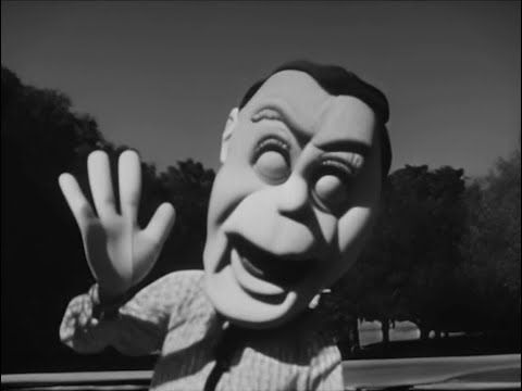 Pooky Park (AI-generated 1950s TV commercial for a creepy puppet theme park)
