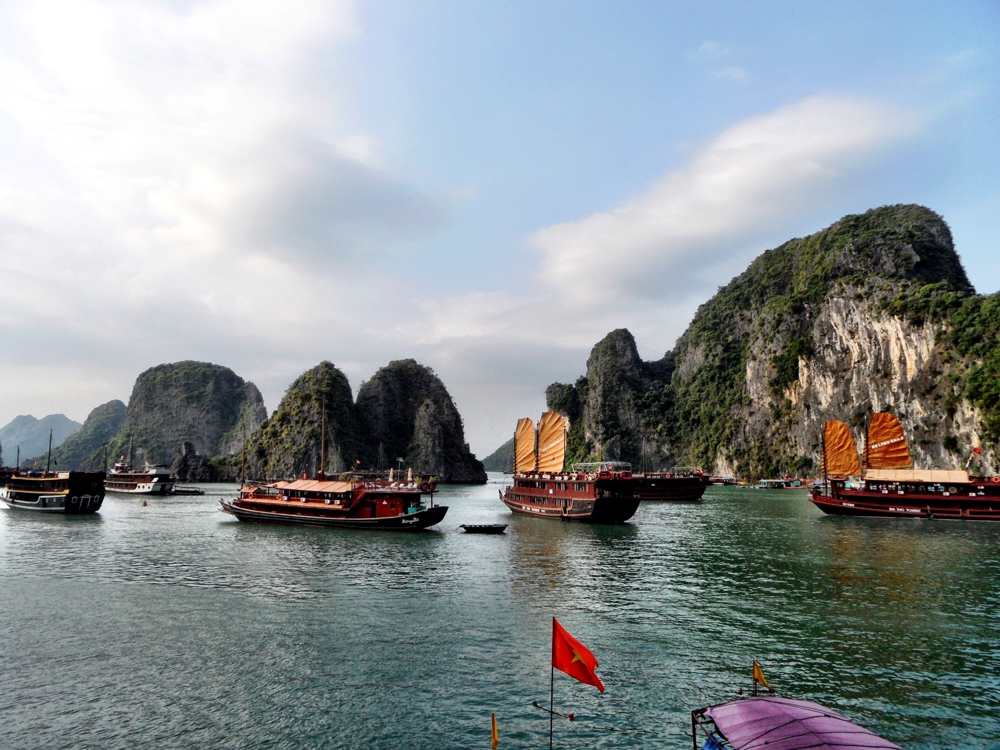 Zwei Tage zwischen fast zweitausend Kalkfelsen in der Ha Long Bucht
