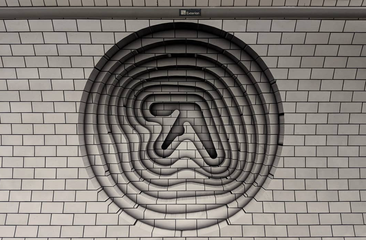 Aphex Twin Logo in Londoner Metro entdeckt!