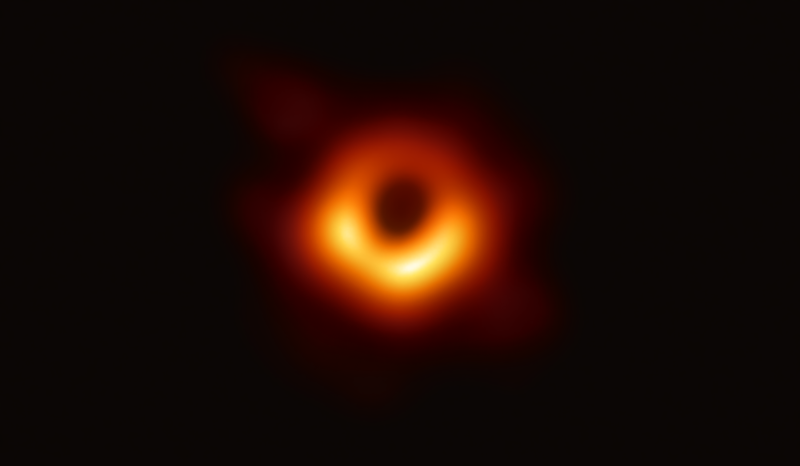 Erstes Foto eines Schwarzen Lochs