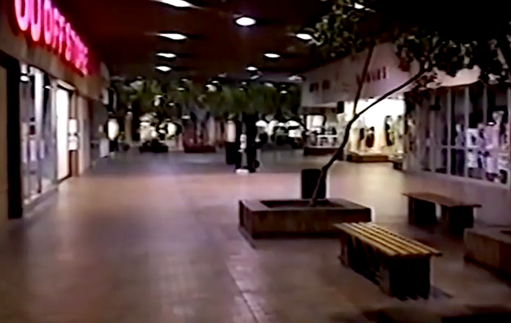 Vom Verfall bedrohte Shopping Mall in 1994
