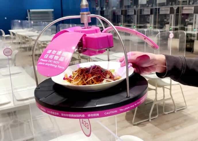 Food served up robotically at Beijing Olympics