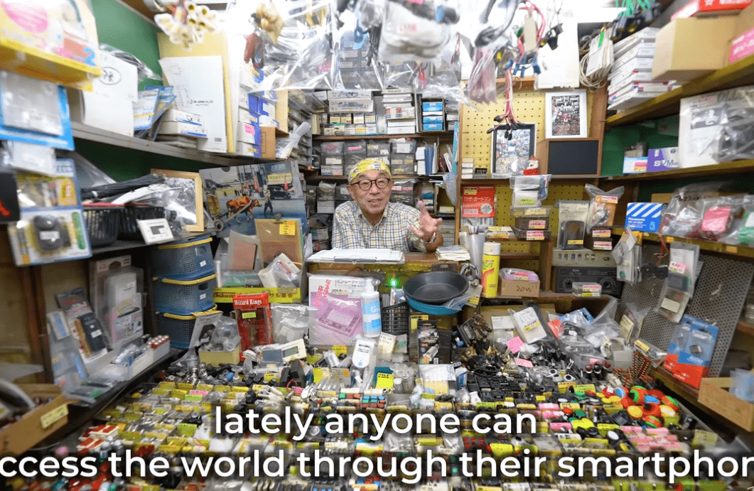 Saying Goodbye to Tokyo's smallest  Electronic-Shop in Akihabara